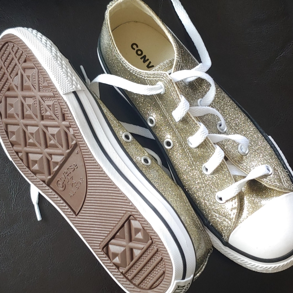 NWOT Gold Glitter Converse All Star